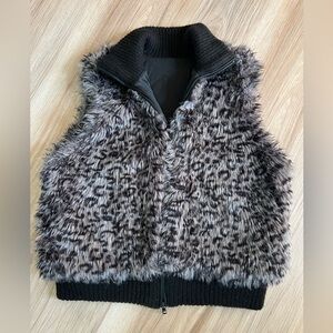 Women’s Faux Fur Vest - Leopard Print Black & Gray Small